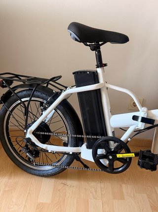 Bicicleta eléctrica Nilox plegable sin uso