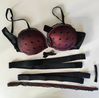Sujetador Wonderbra Multiposición Negro Rojo