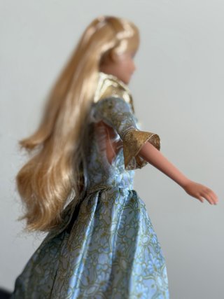 Barbie Anneliese Princesa y Costurera 2004