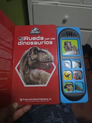 RUEDA CON LOS DINOSAURIOS. 7 BOTONES JURASSIC W...