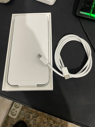 iPhone 16e nuevo con caja original 128 GB Alma
