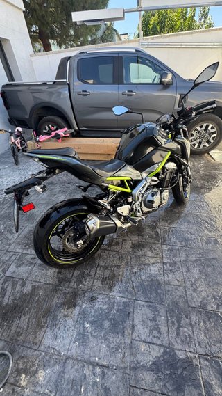 Kawasaki Z900 2019 Negra y Verde