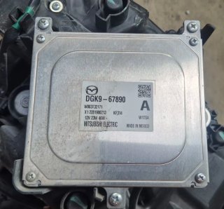 VENDO FARO IZQUIERDO MAZDA CX-30 2022