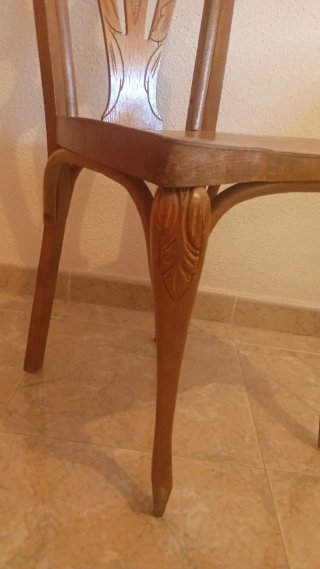 Sillas antiguas de madera