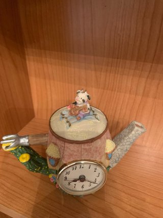 Reloj de cerámica con figura de vaca