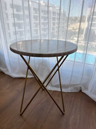 Mesa auxiliar mármol y metal Zara Home Madrid
