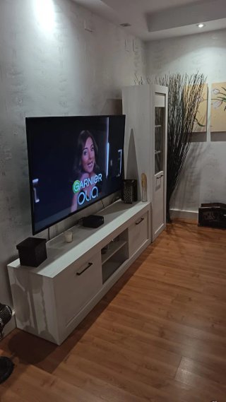 Mueble de salón blanco