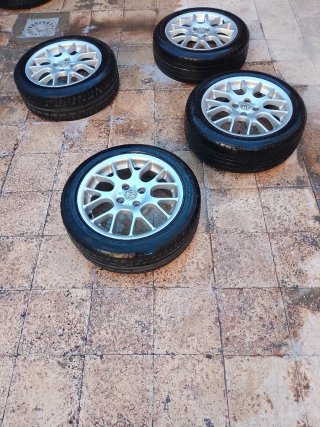 Llantas MG 16' con neumáticos 195/50R16