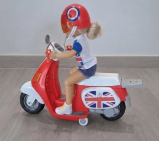 Nancy con moto y accesorios