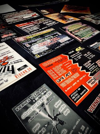 Lote de 34 Flyers discoteca Cyberian