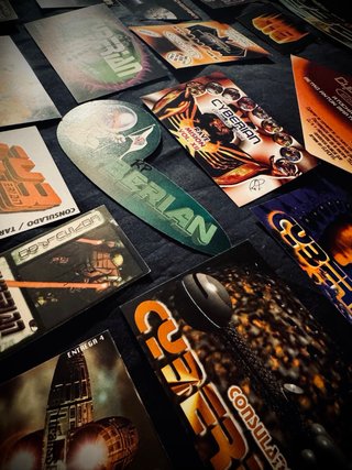 Lote de 34 Flyers discoteca Cyberian