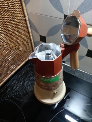 Cafetera Italiana Benetton 6 Tazas Safari