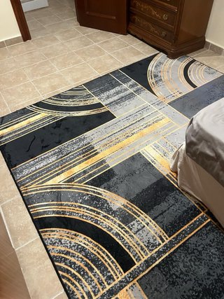 Alfombra Diseño Oscuro y Dorado
