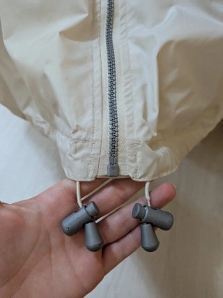 Chaqueta cortavientos JOLUVI beige