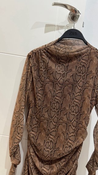Vestido Zara estampado serpiente