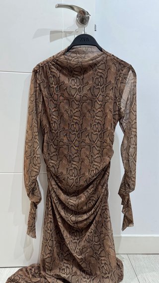 Vestido Zara estampado serpiente