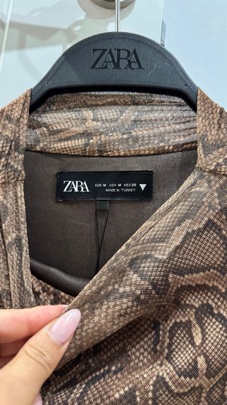 Vestido Zara estampado serpiente