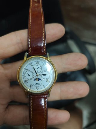 Reloj Lotus vintage con fase lunar Dorado y Marrón