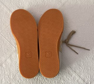 Zapatillas Veja ante y lona beige/blancas