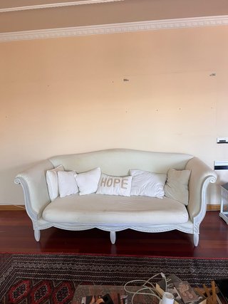 Sofá de diseño con tela blanco y beige