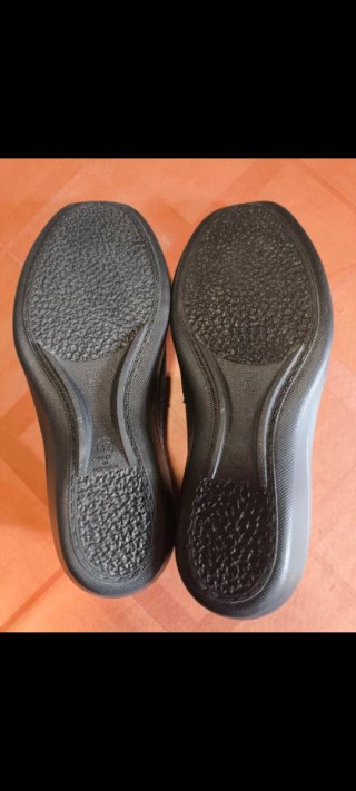 Zapatos Arcopedico Talla 41-42 Negros