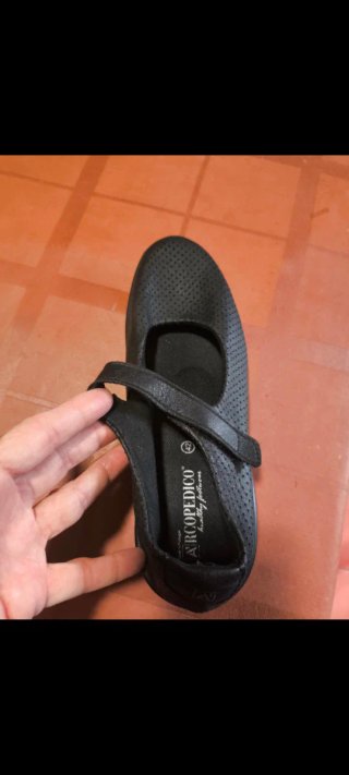 Zapatos Arcopedico Talla 41-42 Negros