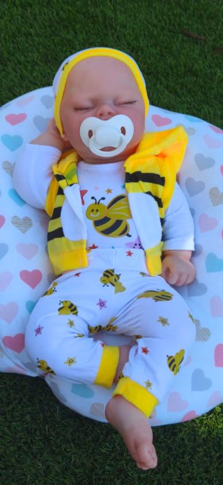 Bebé Reborn Silicona con Ropita Abejita