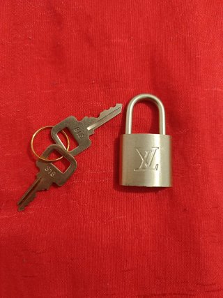 Candado Louis Vuitton Vintage con 2 llaves