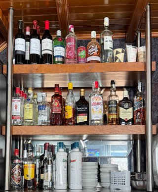 Estantería de bar madera y acero inox