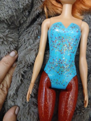 Muñeca Barbie Color Reveal Fiesta Pelirroja