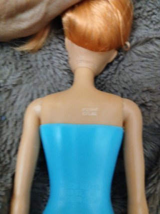 Muñeca Barbie Color Reveal Fiesta Pelirroja