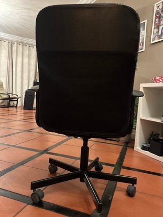 Silla de oficina con ruedas