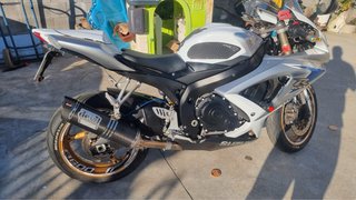 Suzuki GSX-R600 Plata y Blanco
