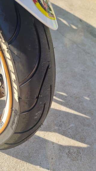 Suzuki GSX-R600 Plata y Blanco