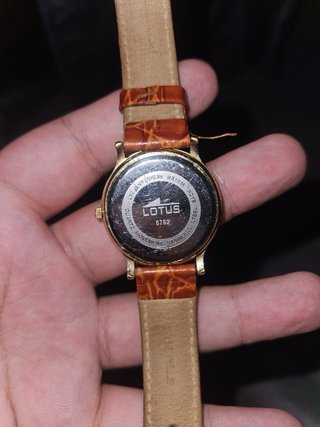 Reloj Lotus Dorado y Marrón