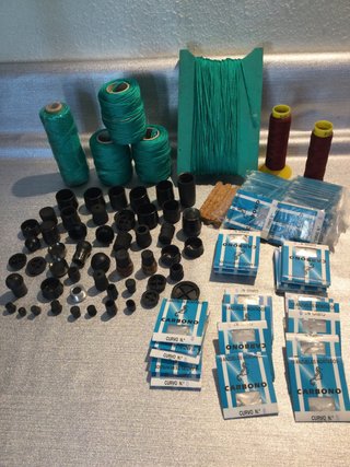 Lote pesca: anzuelos, hilos y accesorios