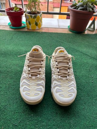 Nike Air Max Plus Drift Hombre Beige/Blanco