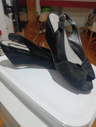 Sandalias de cuña negras