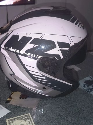Casco Jet NZI Blanco y negro