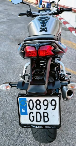 Yamaha FZ1 N 152CV 2008   3 llaves,quilla y cúpula