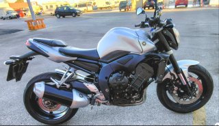 Yamaha FZ1 N 152CV 2008   3 llaves,quilla y cúpula