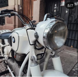 BMW Clásica Blanca Naked