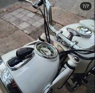 BMW Clásica Blanca Naked