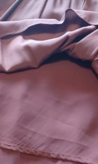 Vestido marrón con volantes