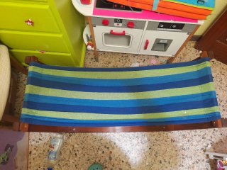 Hamaca para niños con soporte de madera