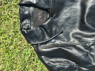 Chaqueta efecto piel Zara