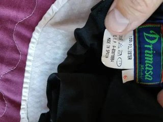 Traje de niño dorado y blanco