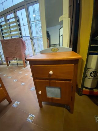 Mesita infantil de madera