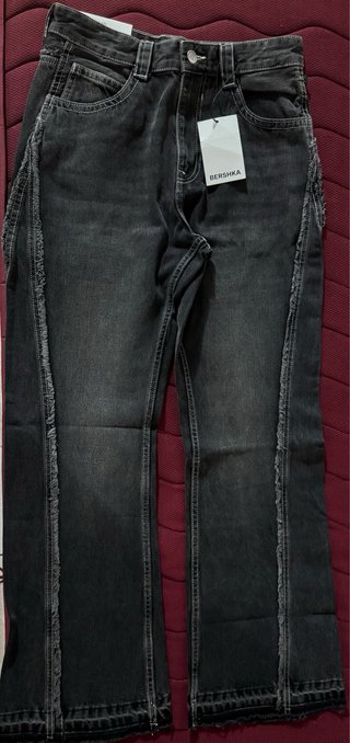 Pantalón Bershka gris desgastado