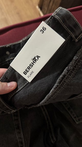 Pantalón Bershka gris desgastado